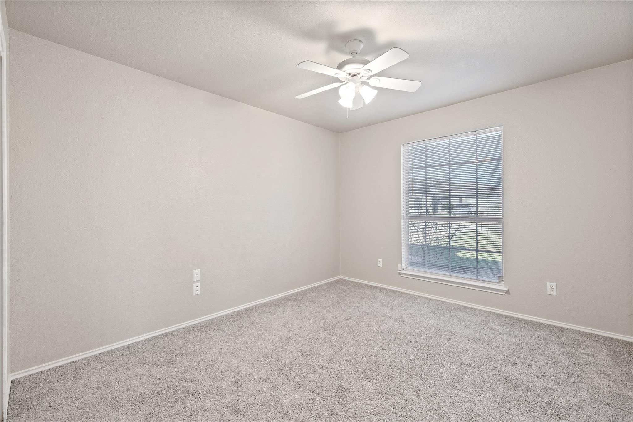 210 Mesquite Cir Property Photo 16