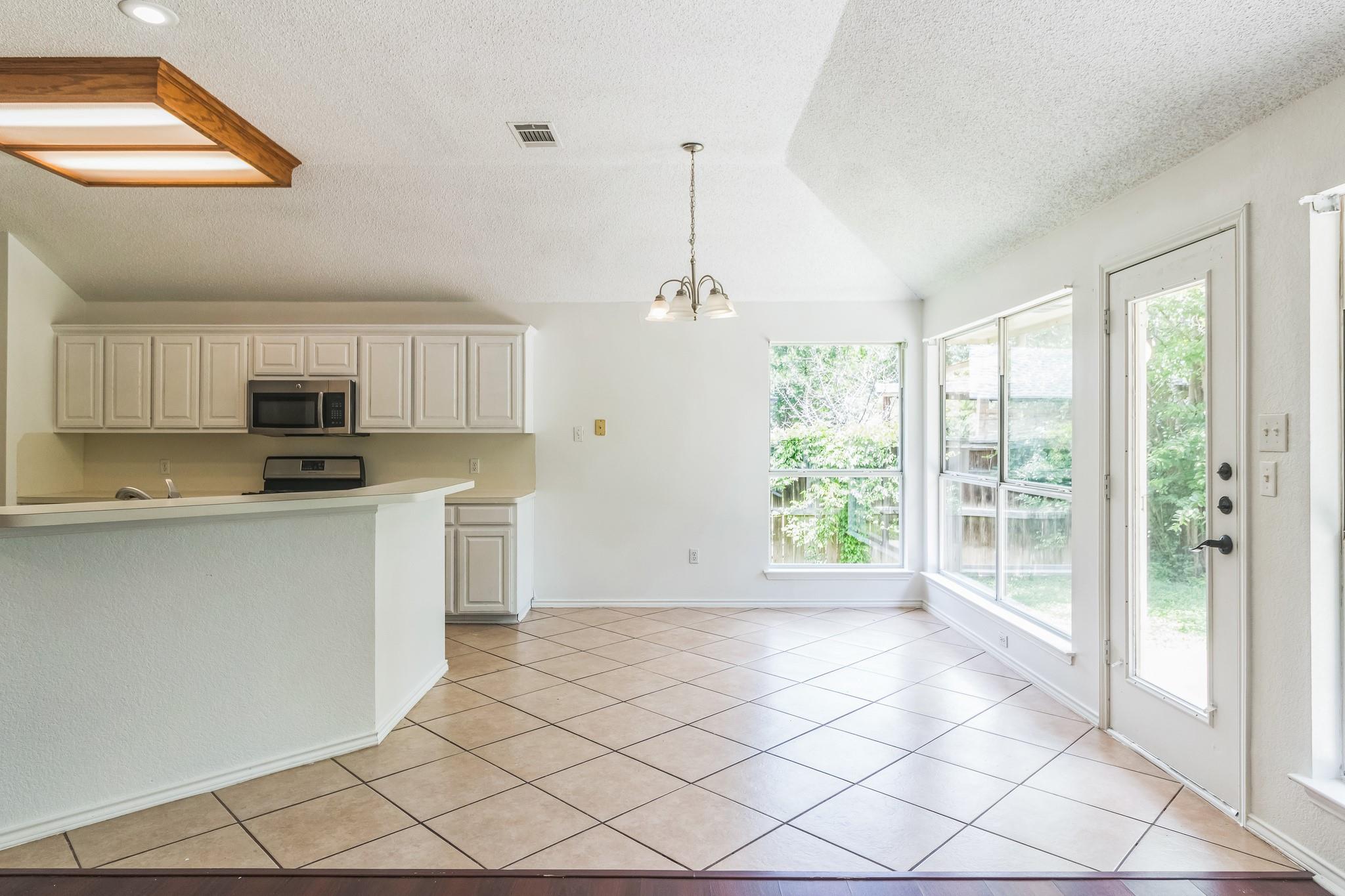 800 Mountain Ridge Dr Property Photo 11