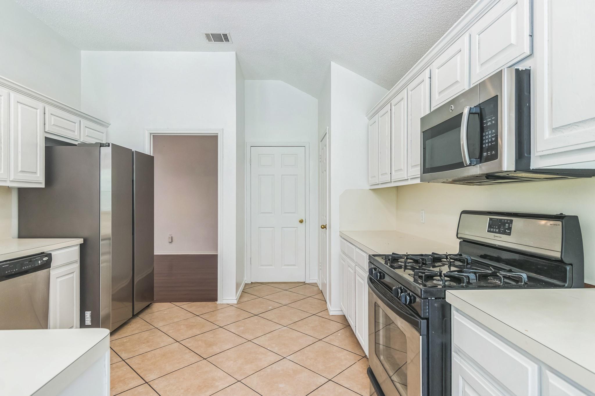 800 Mountain Ridge Dr Property Photo 13
