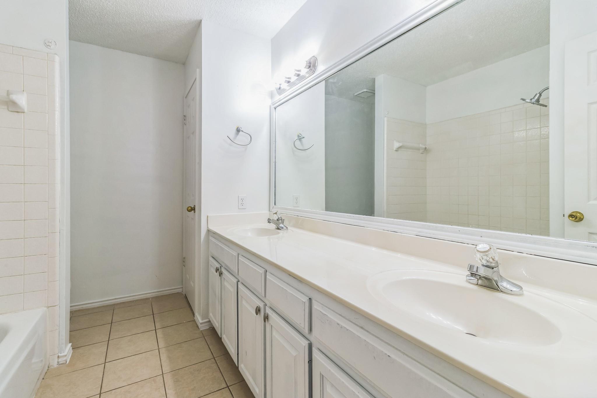 800 Mountain Ridge Dr Property Photo 15