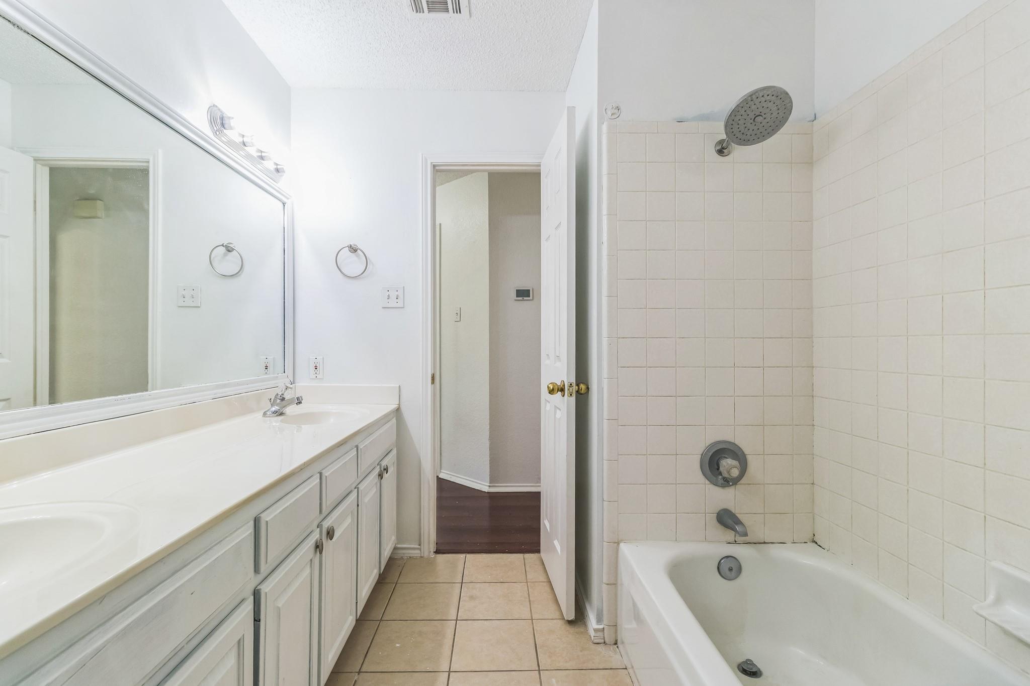 800 Mountain Ridge Dr Property Photo 16