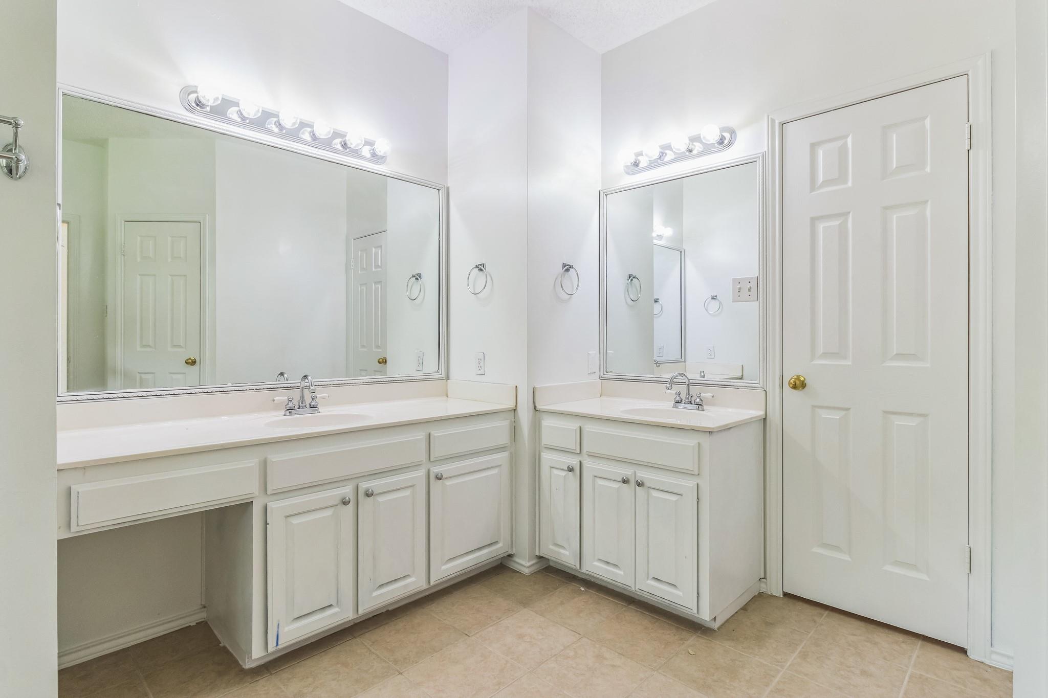 800 Mountain Ridge Dr Property Photo 17