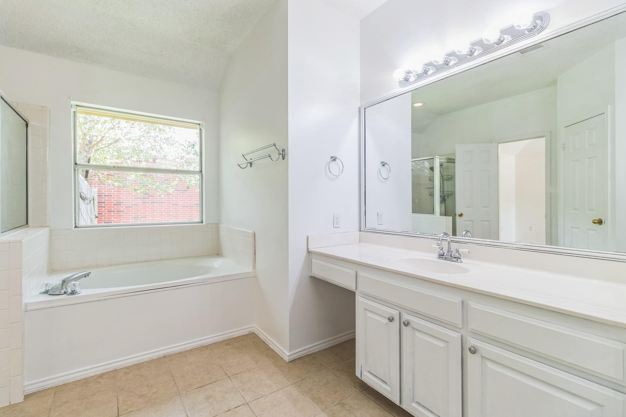 800 Mountain Ridge Dr Property Photo 18