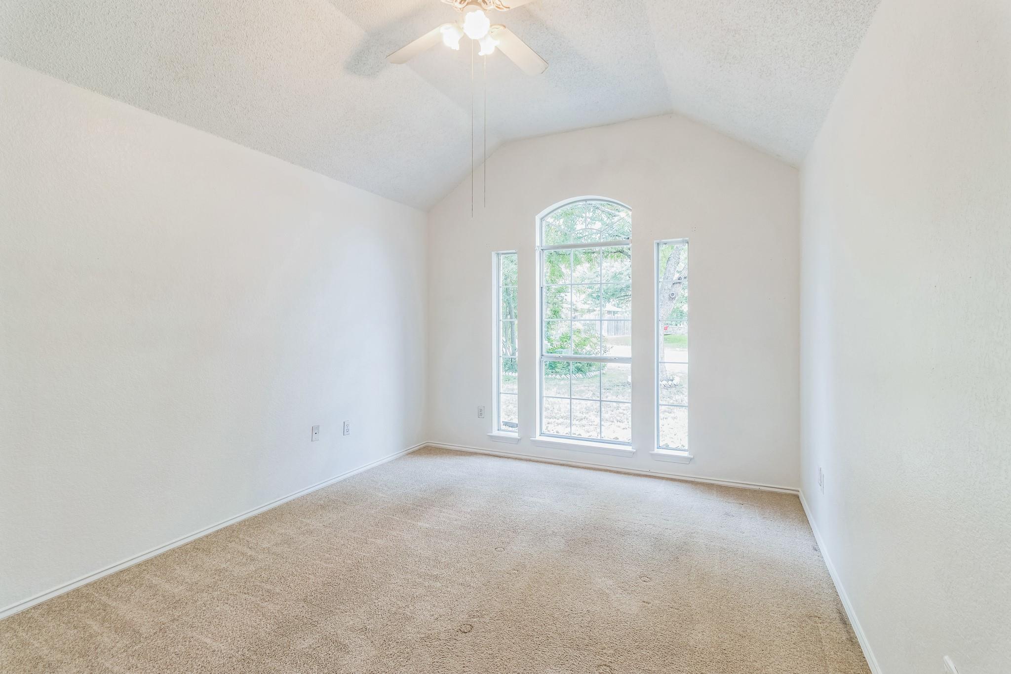 800 Mountain Ridge Dr Property Photo 20