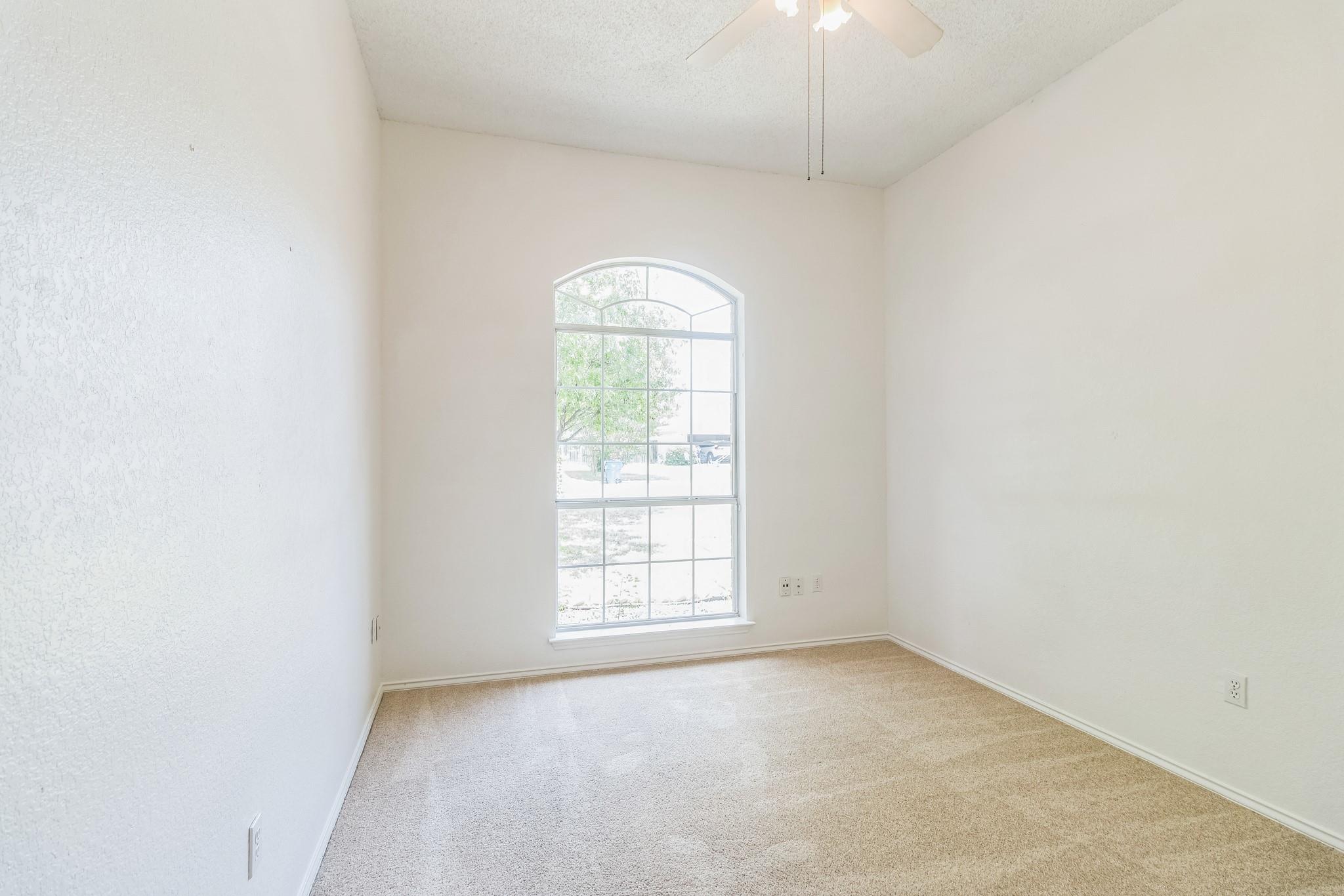 800 Mountain Ridge Dr Property Photo 21