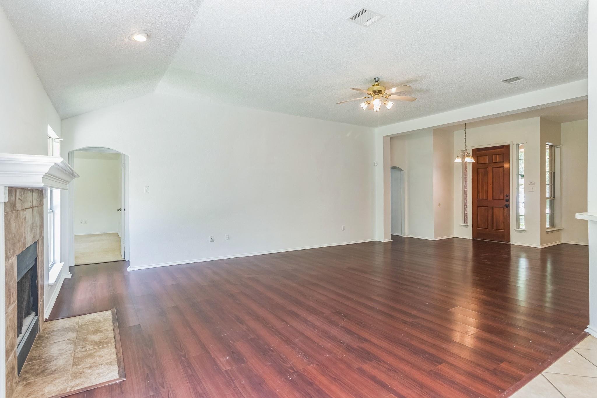 800 Mountain Ridge Dr Property Photo 27