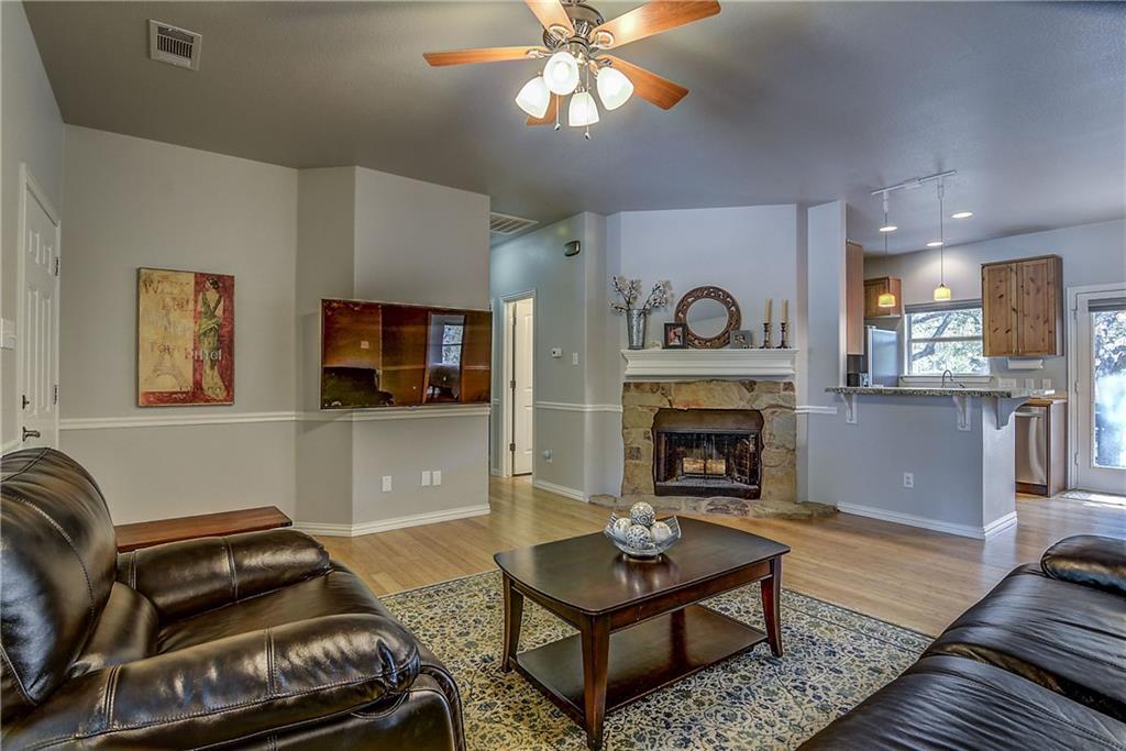 17106 Oak Cliff Cir Property Photo 4