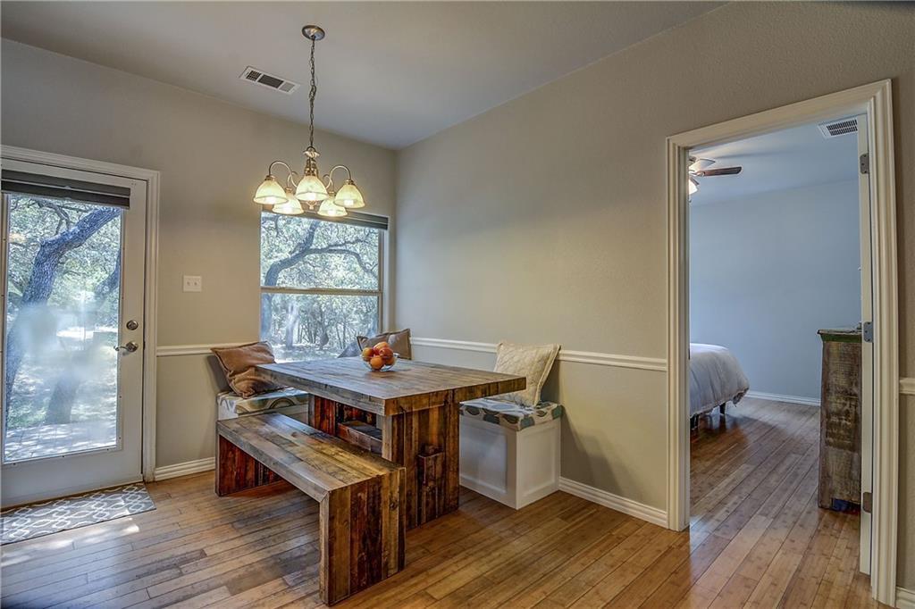 17106 Oak Cliff Cir Property Photo 6