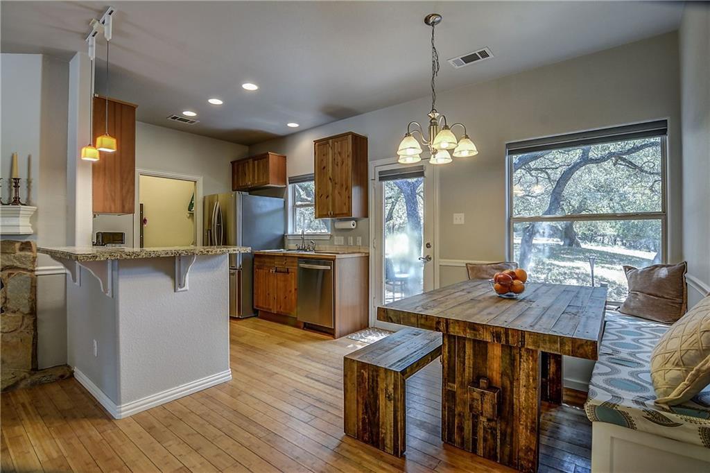 17106 Oak Cliff Cir Property Photo 7