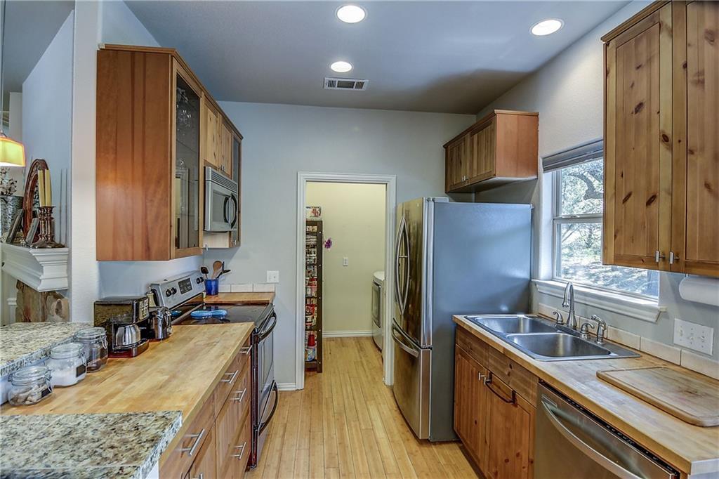 17106 Oak Cliff Cir Property Photo 9