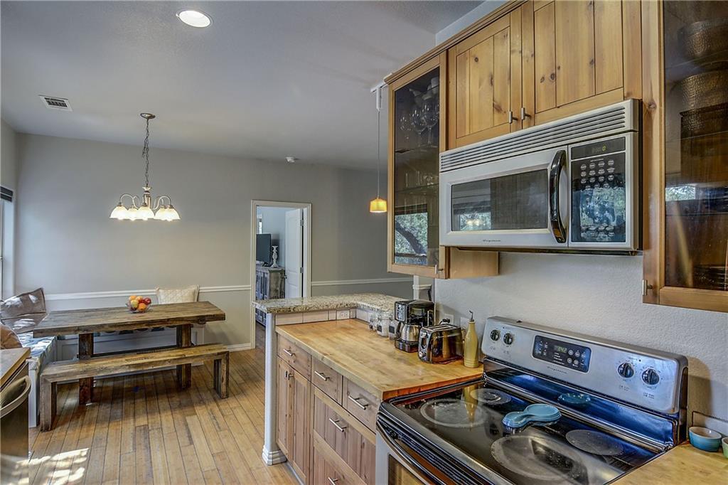 17106 Oak Cliff Cir Property Photo 10