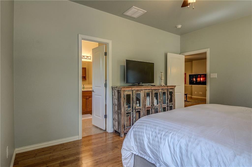 17106 Oak Cliff Cir Property Photo 12