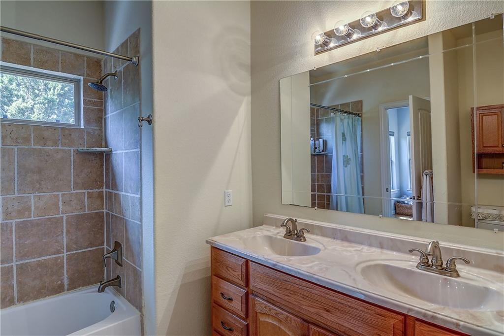 17106 Oak Cliff Cir Property Photo 13