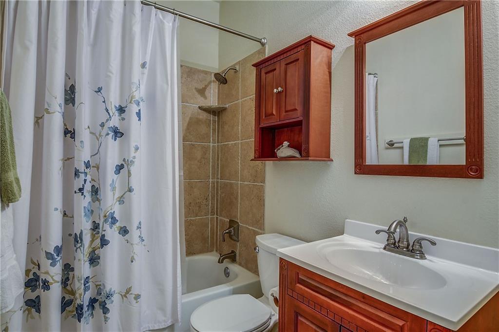 17106 Oak Cliff Cir Property Photo 16