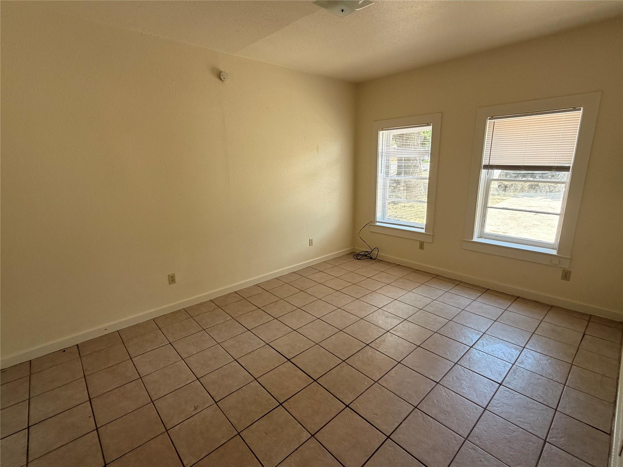 1019 Chestnut St Property Photo 5