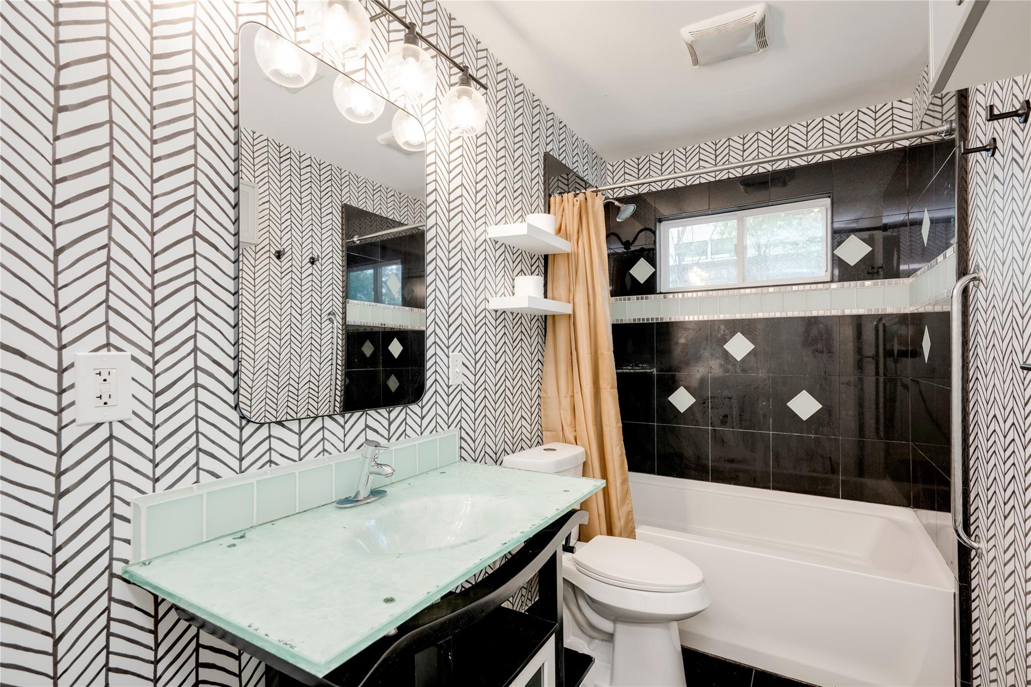 2903 S 5th St Property Photo 17