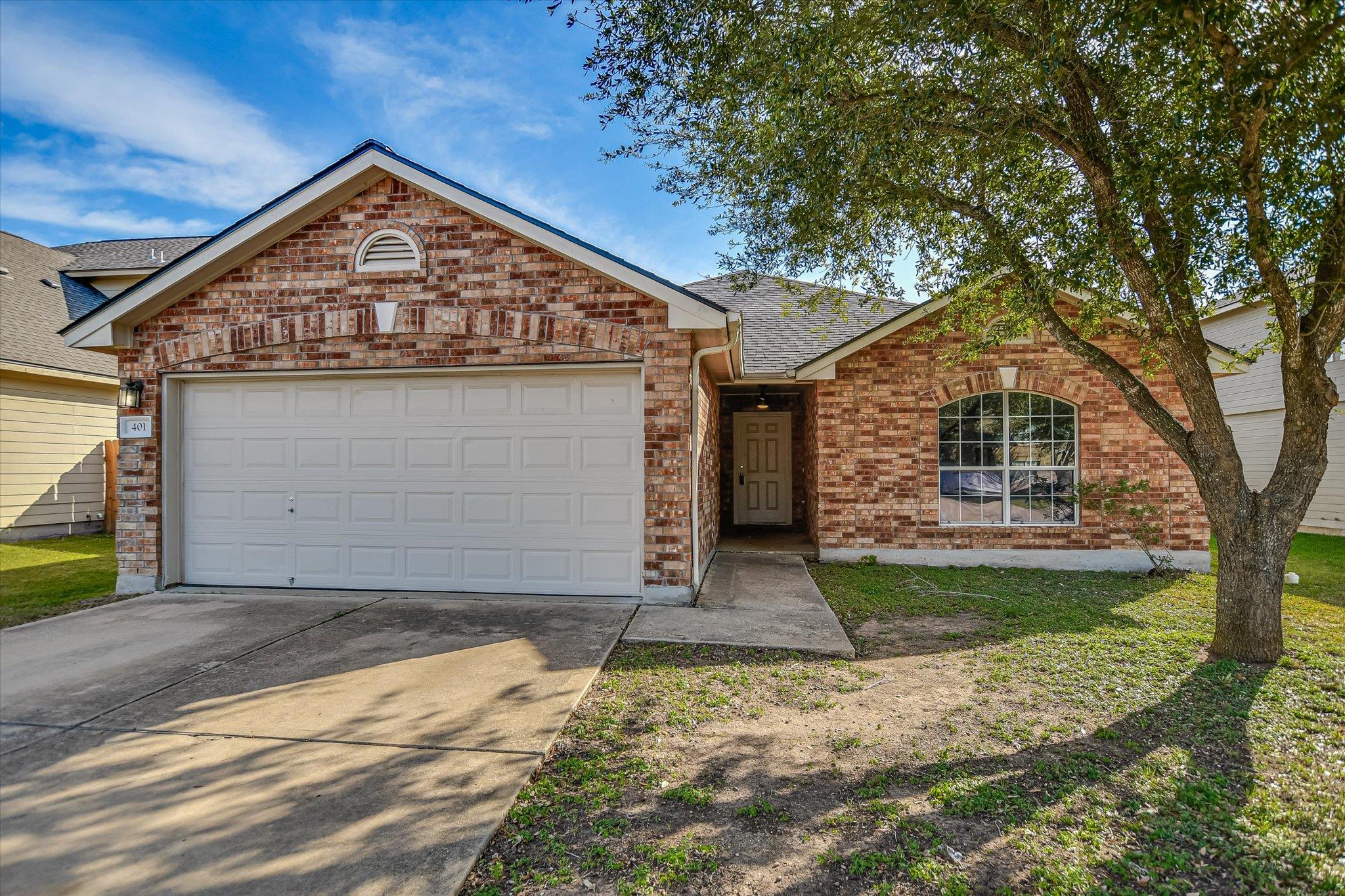 401 Bandara Woods Blvd Property Photo 3
