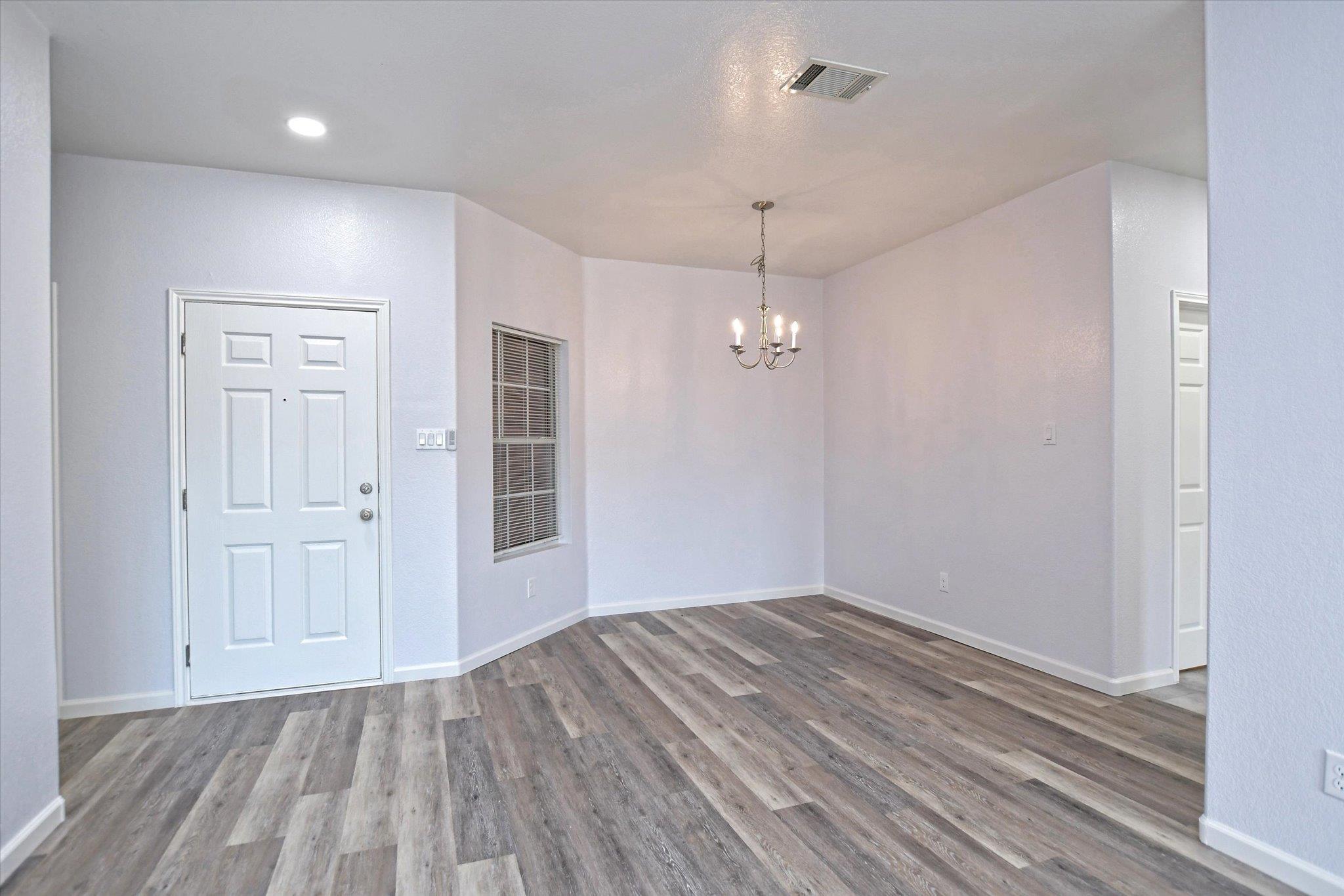 401 Bandara Woods Blvd Property Photo 4