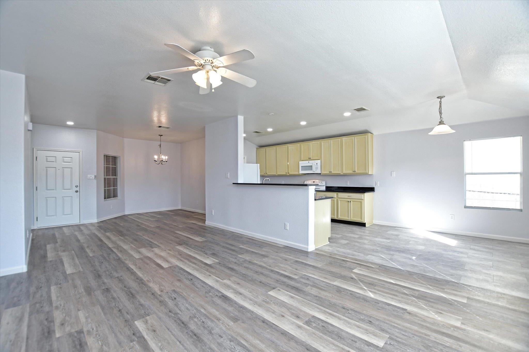 401 Bandara Woods Blvd Property Photo 10