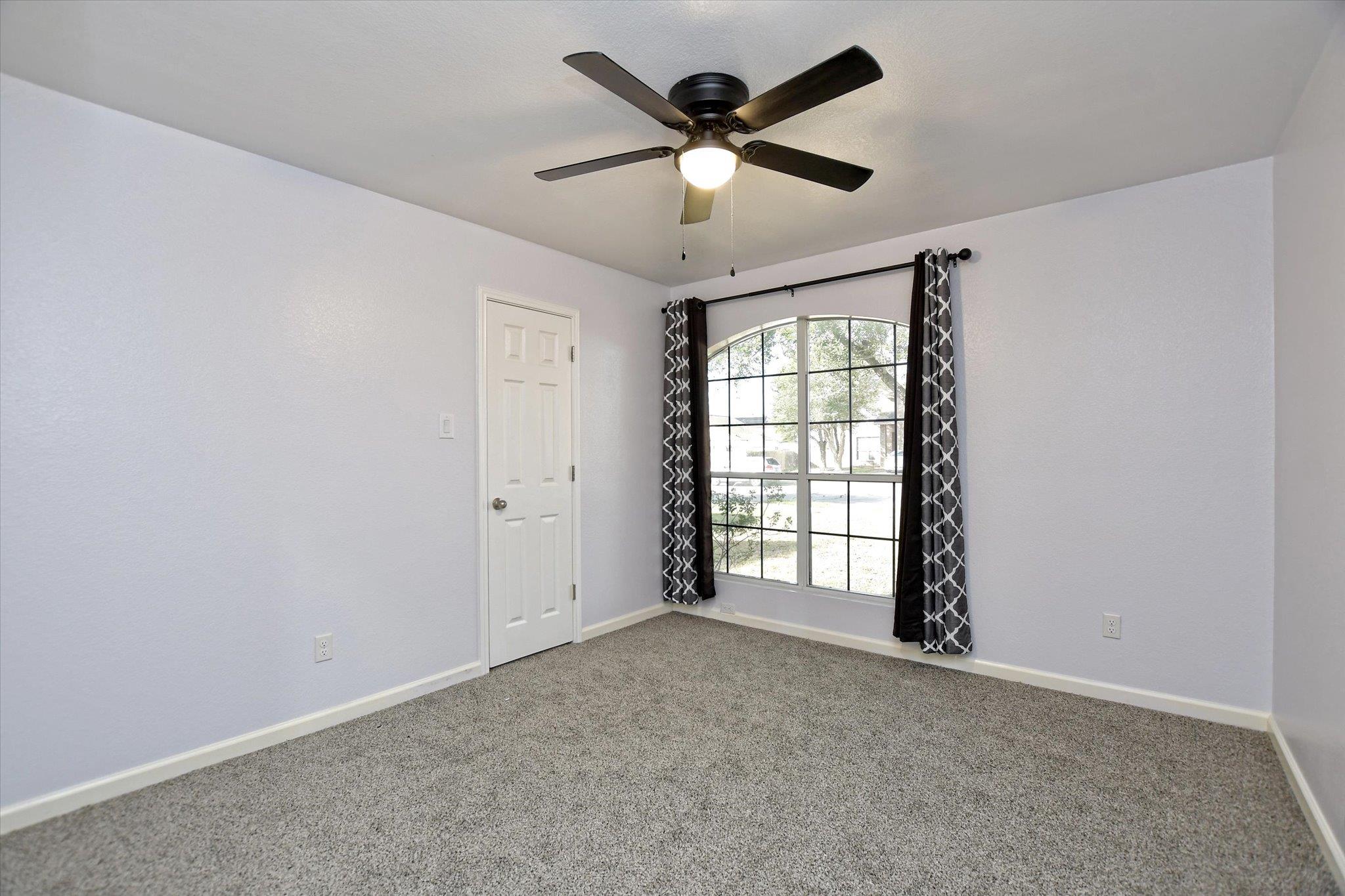 401 Bandara Woods Blvd Property Photo 20