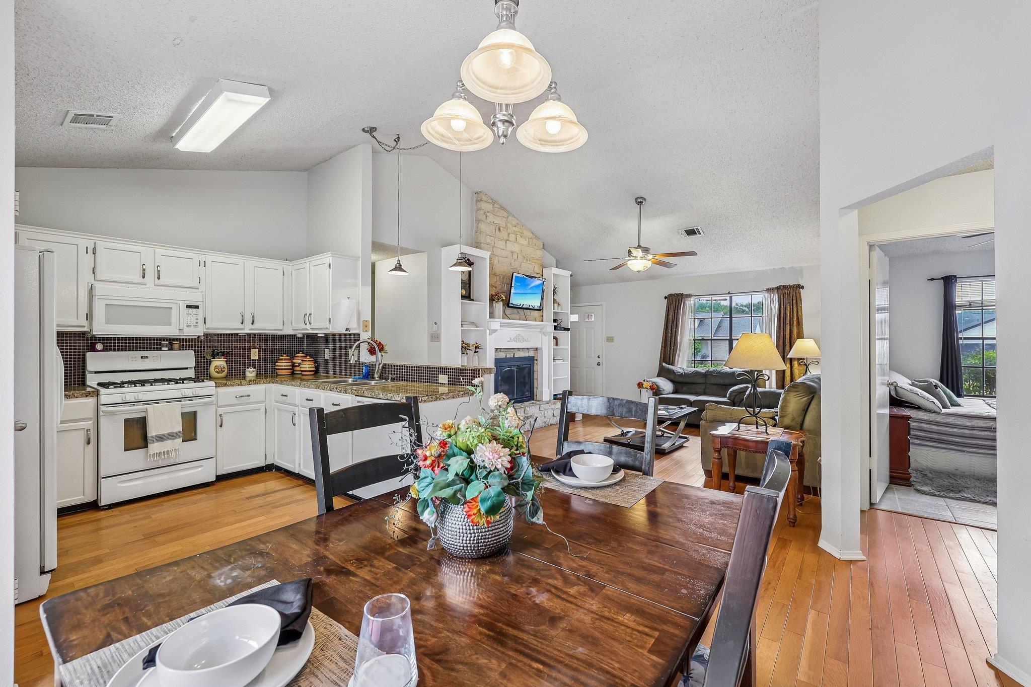 1705 Primrose Trl Property Photo 9