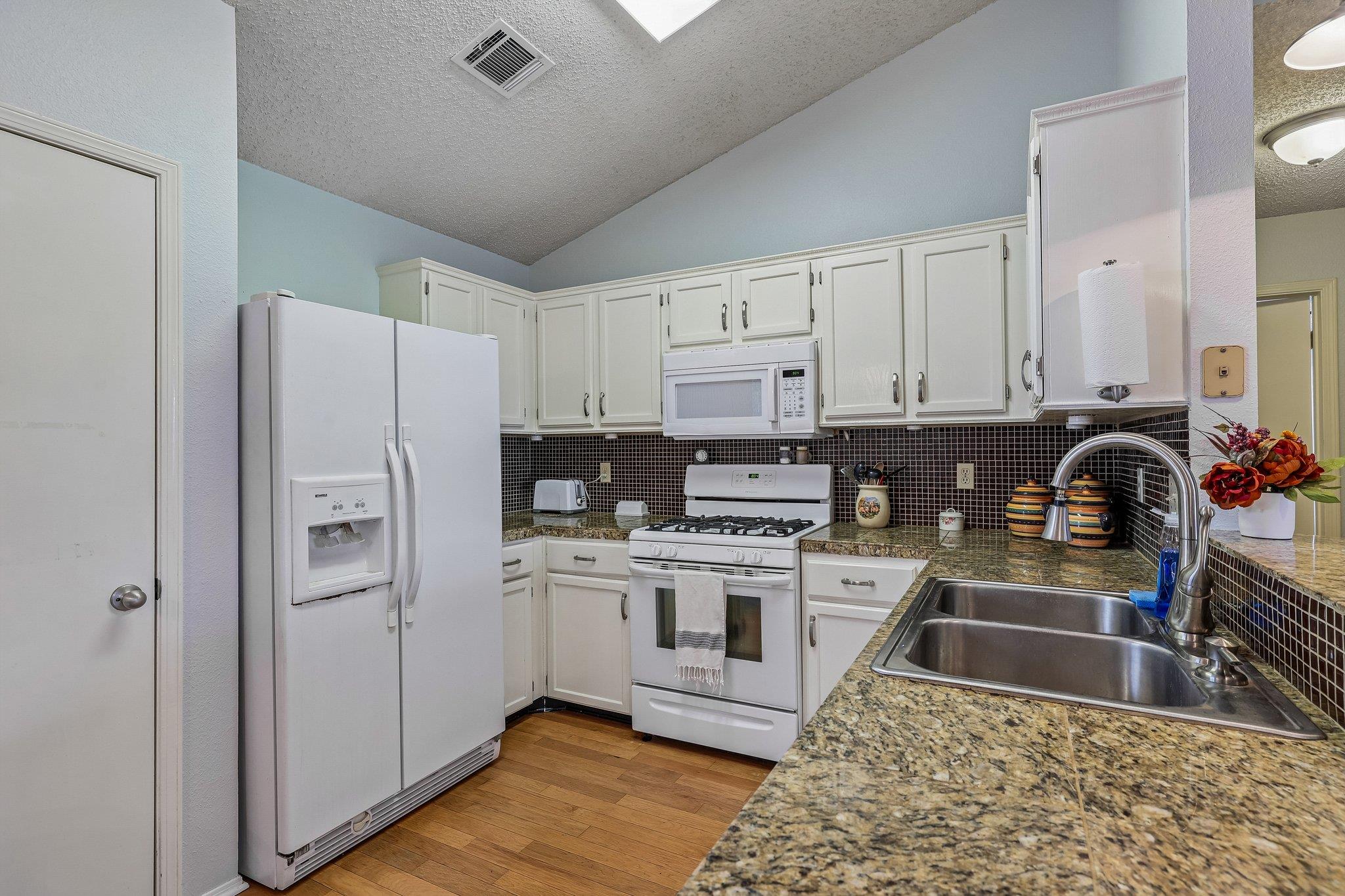 1705 Primrose Trl Property Photo 12