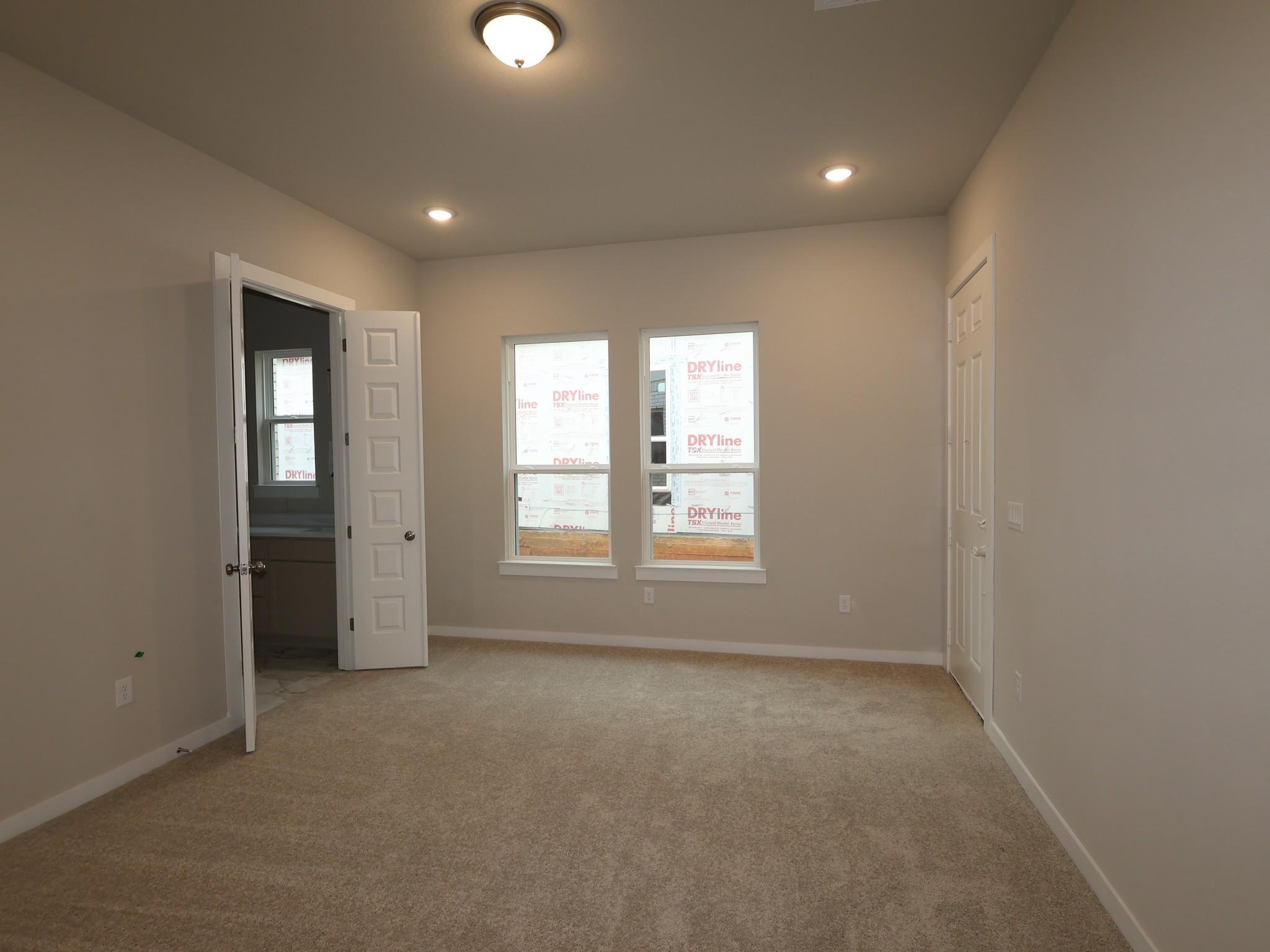 913 Purmela St Property Photo 5