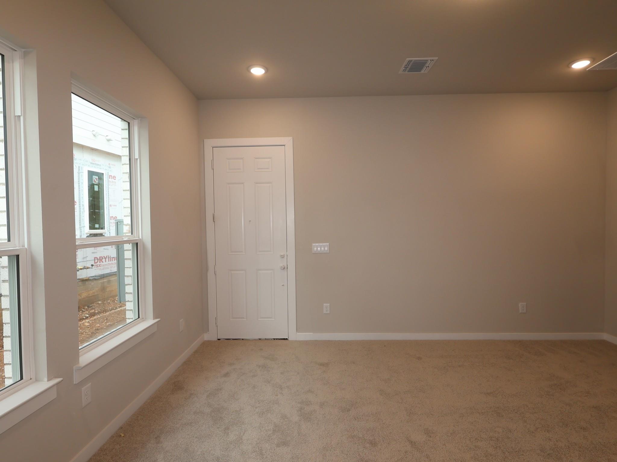 913 Purmela St Property Photo 7