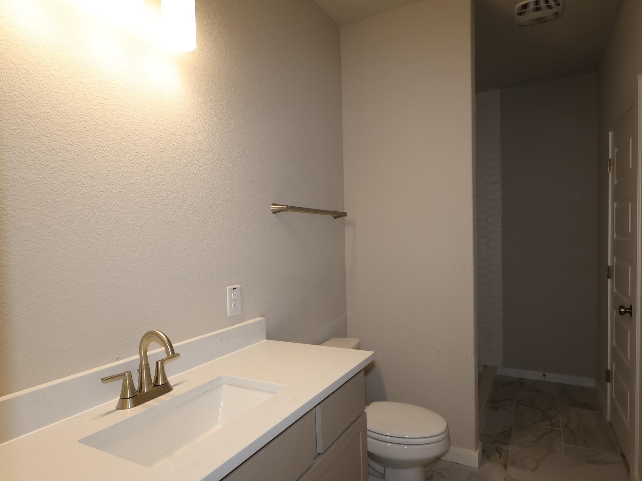 913 Purmela St Property Photo 11