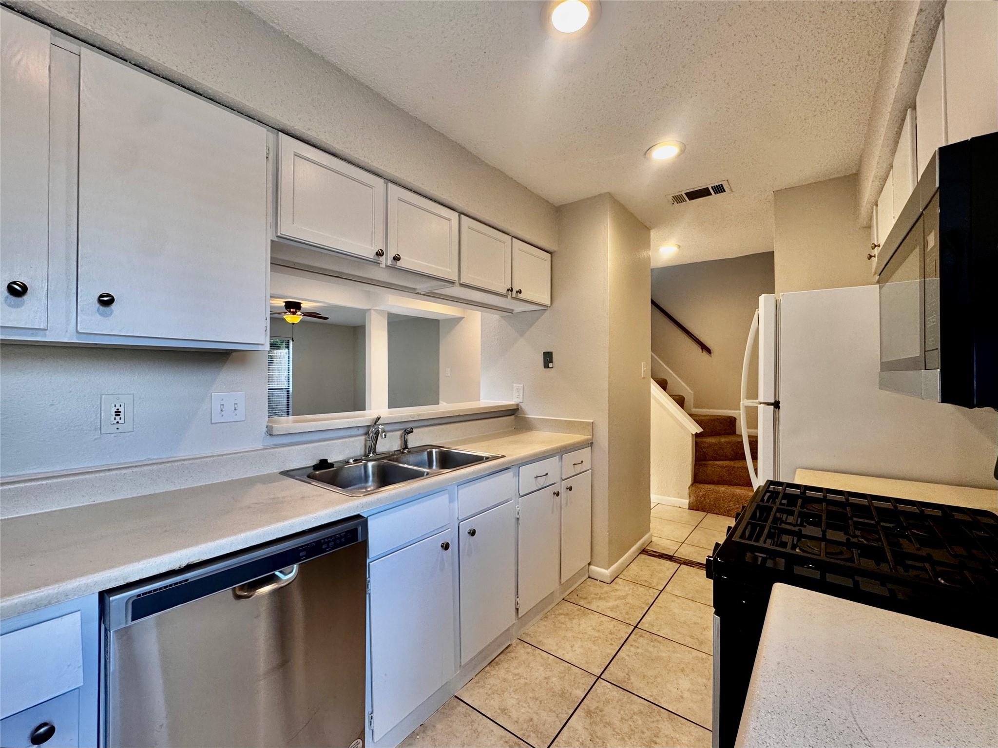 8106 Hood Cir #a Property Photo 5