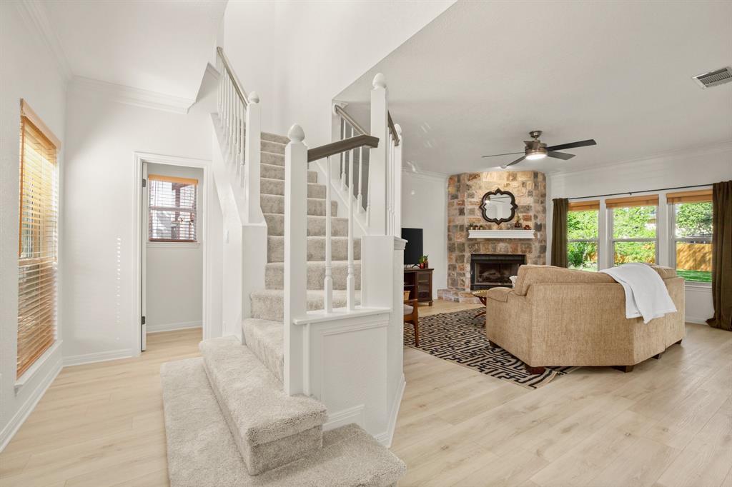 7502 Lobelia Dr Property Photo 3