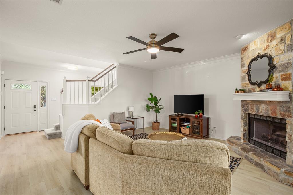 7502 Lobelia Dr Property Photo 8
