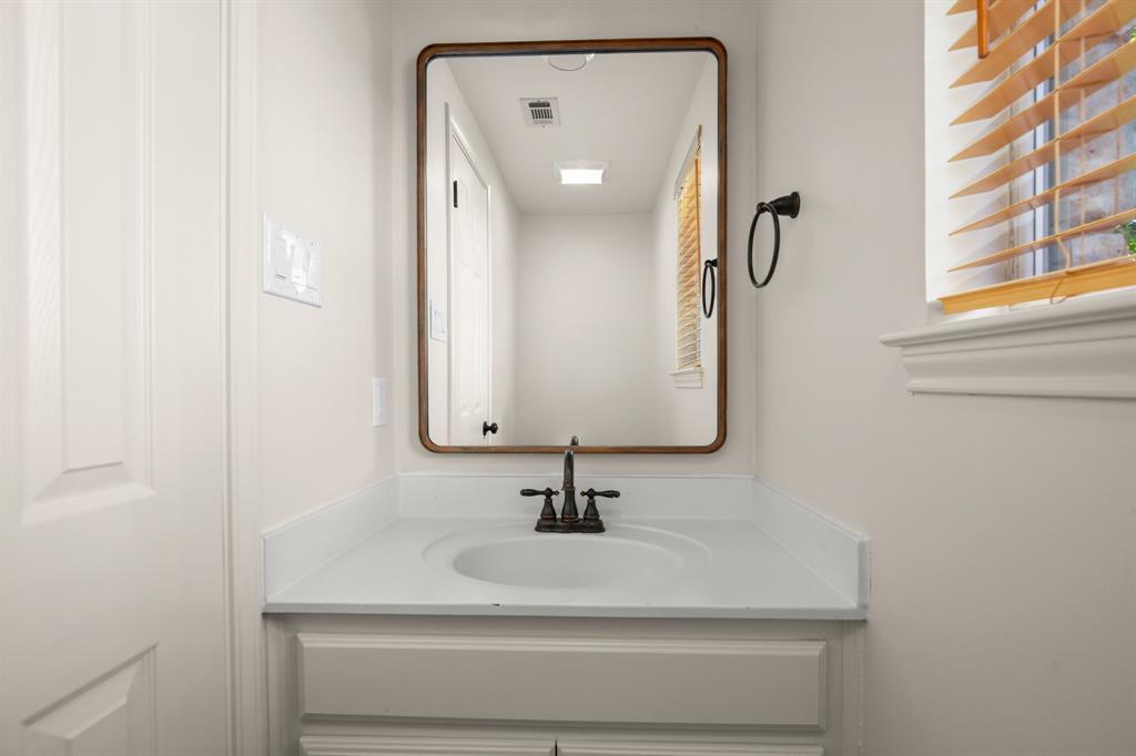7502 Lobelia Dr Property Photo 16