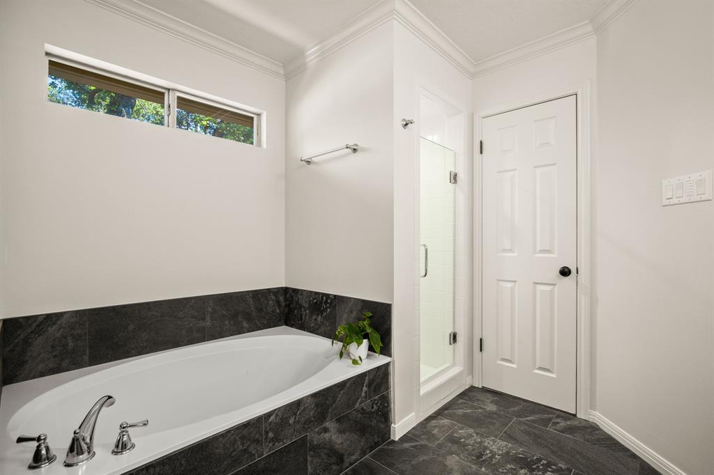 7502 Lobelia Dr Property Photo 24
