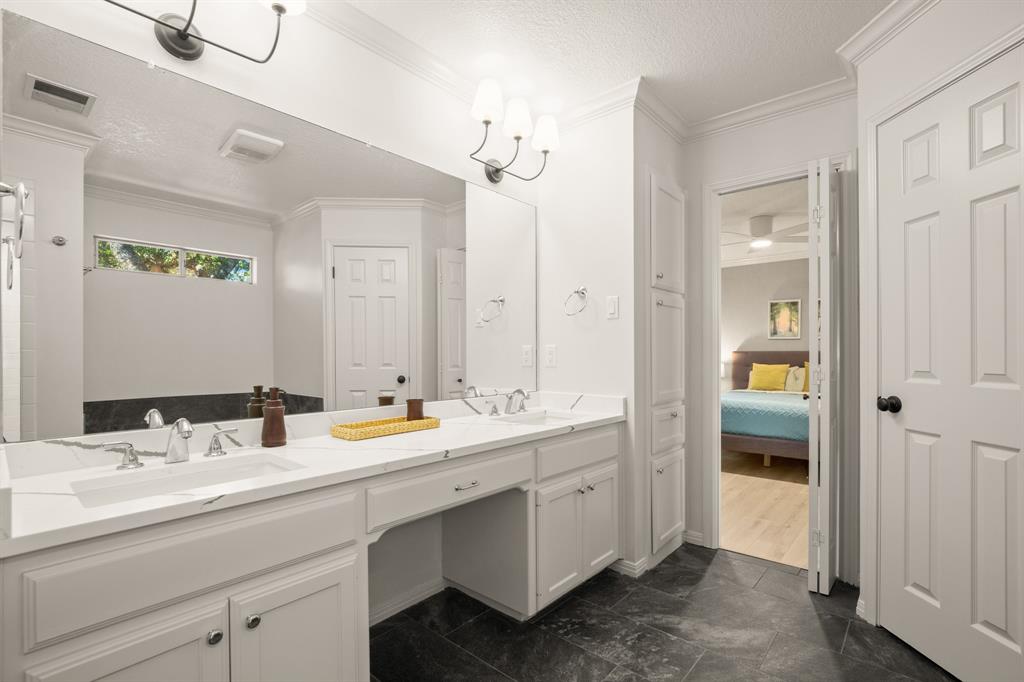 7502 Lobelia Dr Property Photo 25
