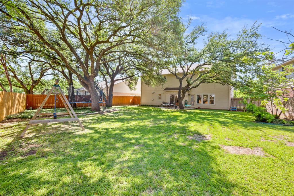 7502 Lobelia Dr Property Photo 32