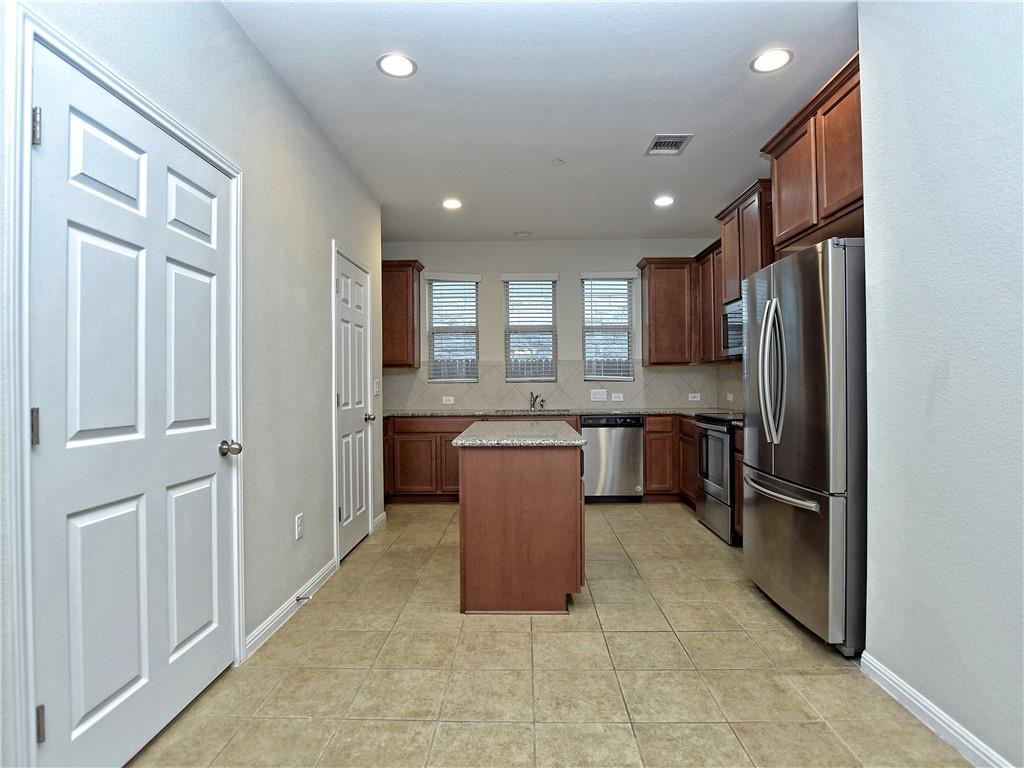 3240 E Whitestone Blvd #35 Property Photo 12