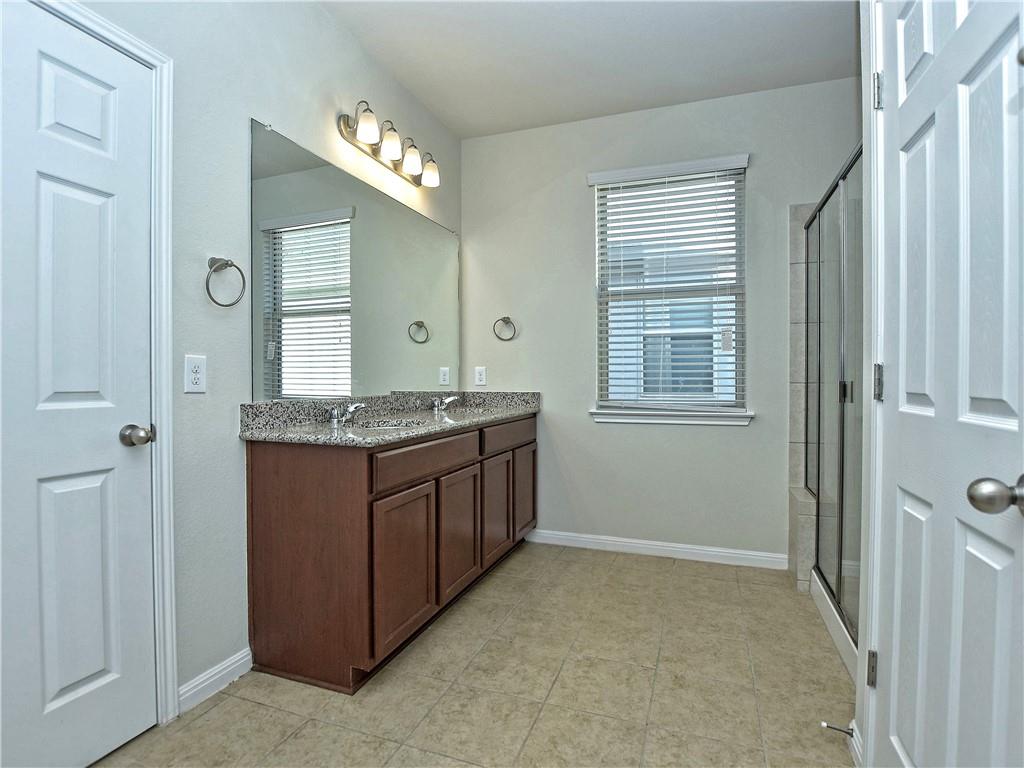 3240 E Whitestone Blvd #35 Property Photo 17