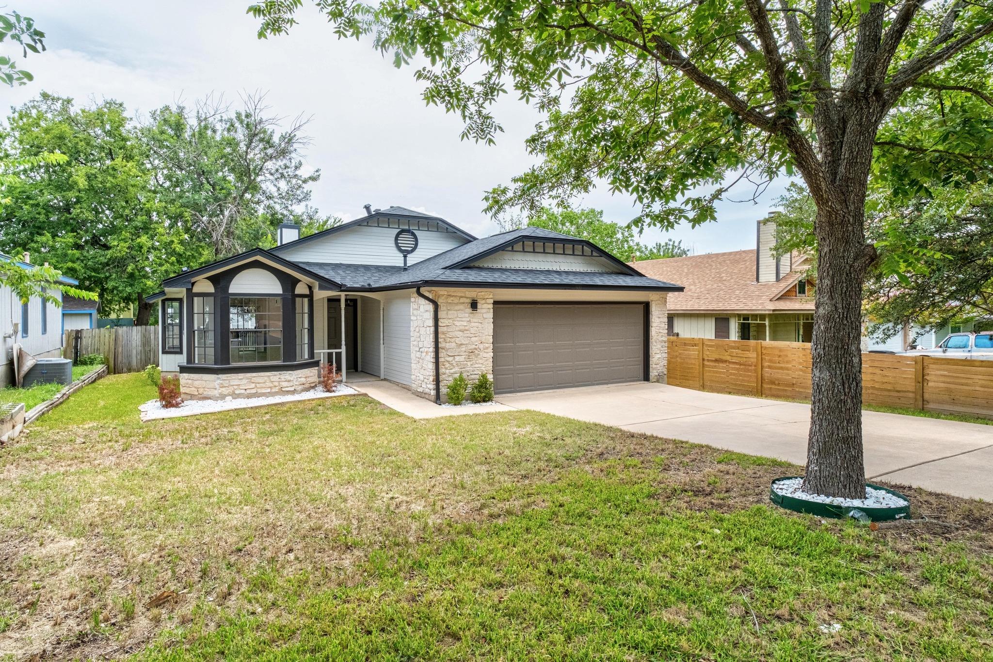 927 Peggotty Pl Property Photo 1
