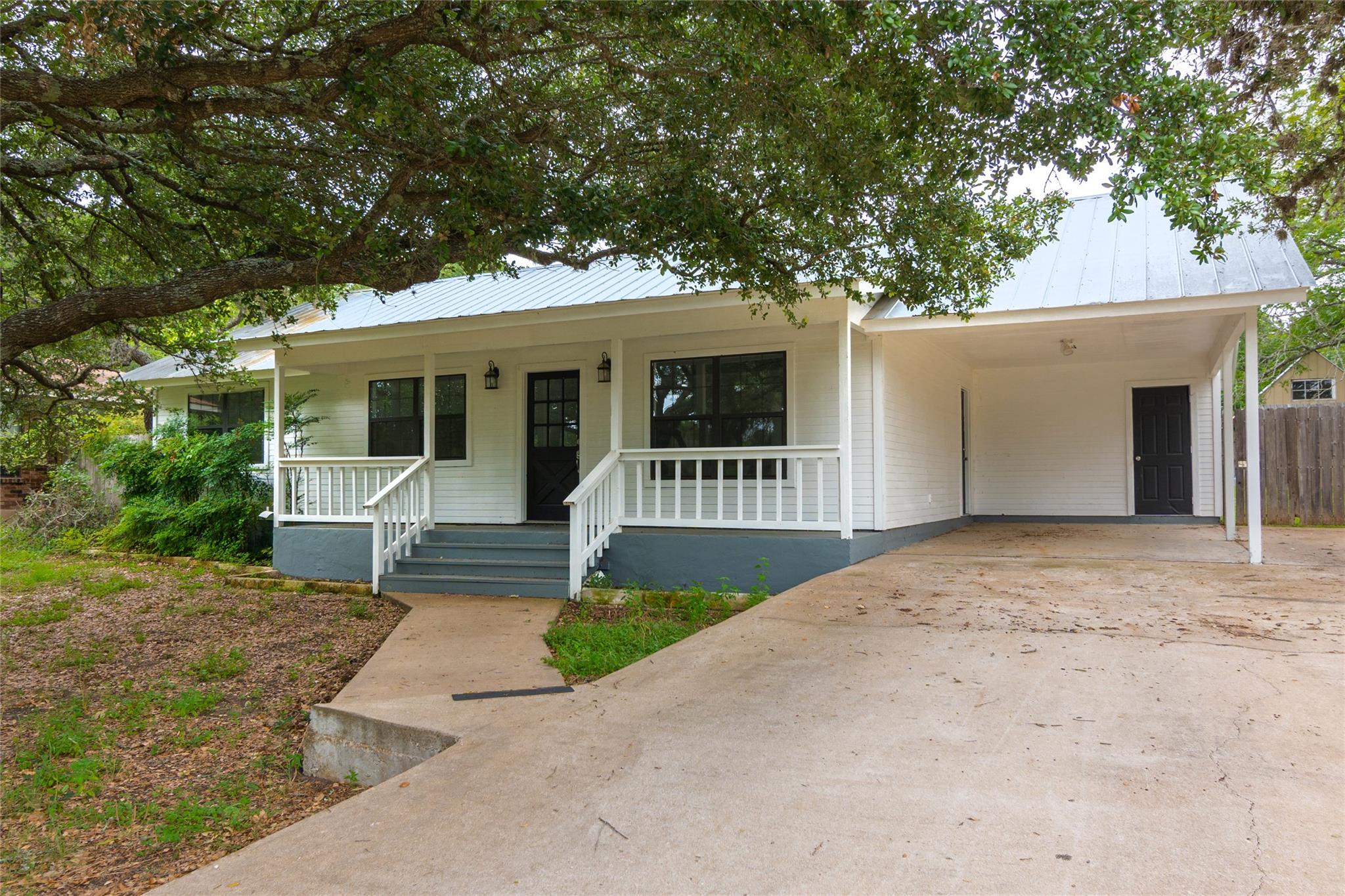 1400 Lazy Creek Ln Property Photo 1
