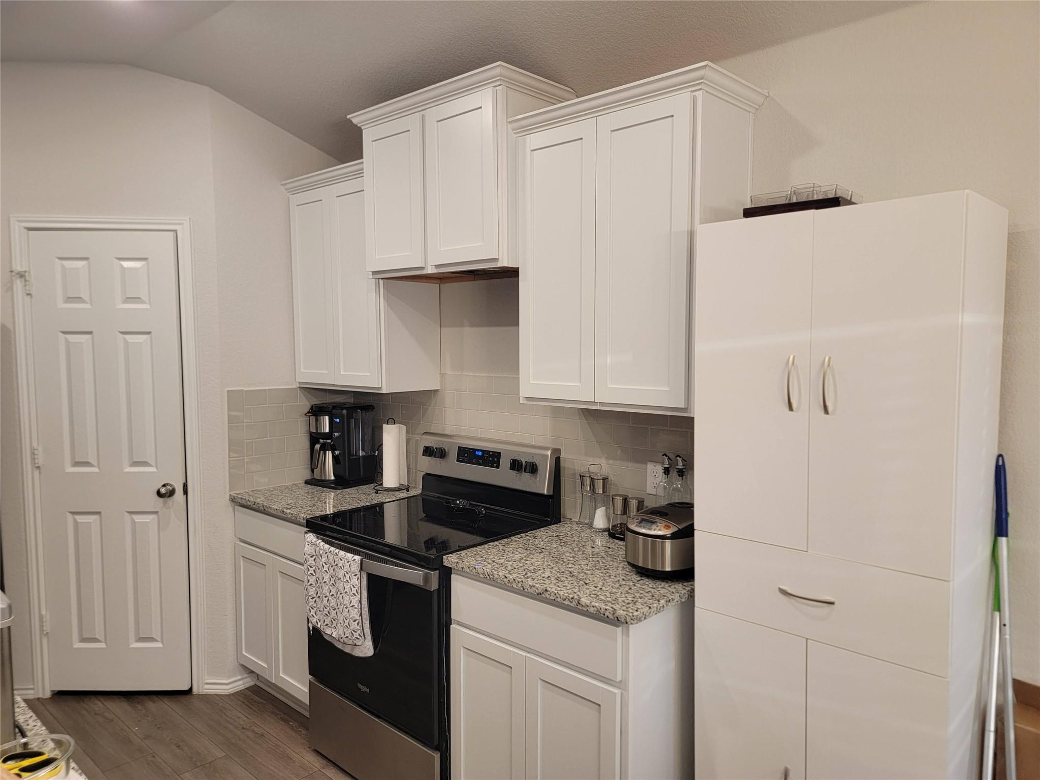 109 Akston Ct Property Photo 3