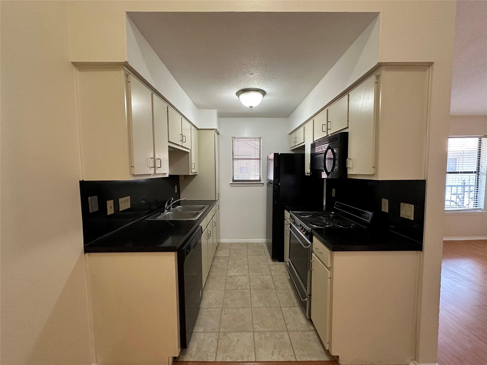 106 E 30th St E #310 Property Photo 8