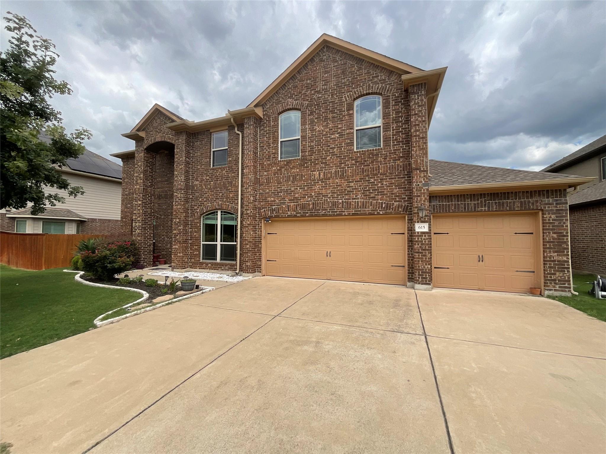 615 Seminole Canyon Dr Property Photo 3