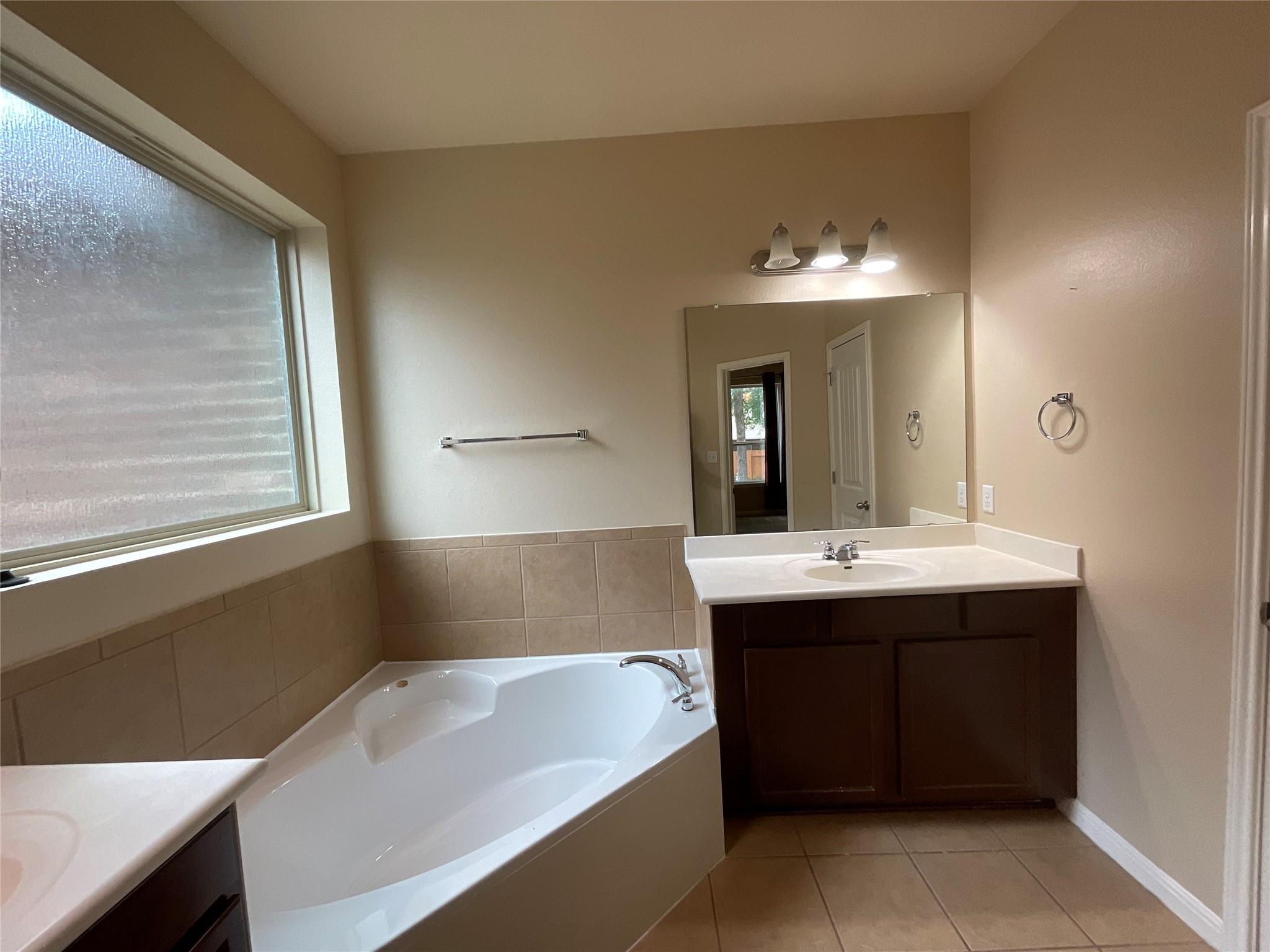 615 Seminole Canyon Dr Property Photo 12