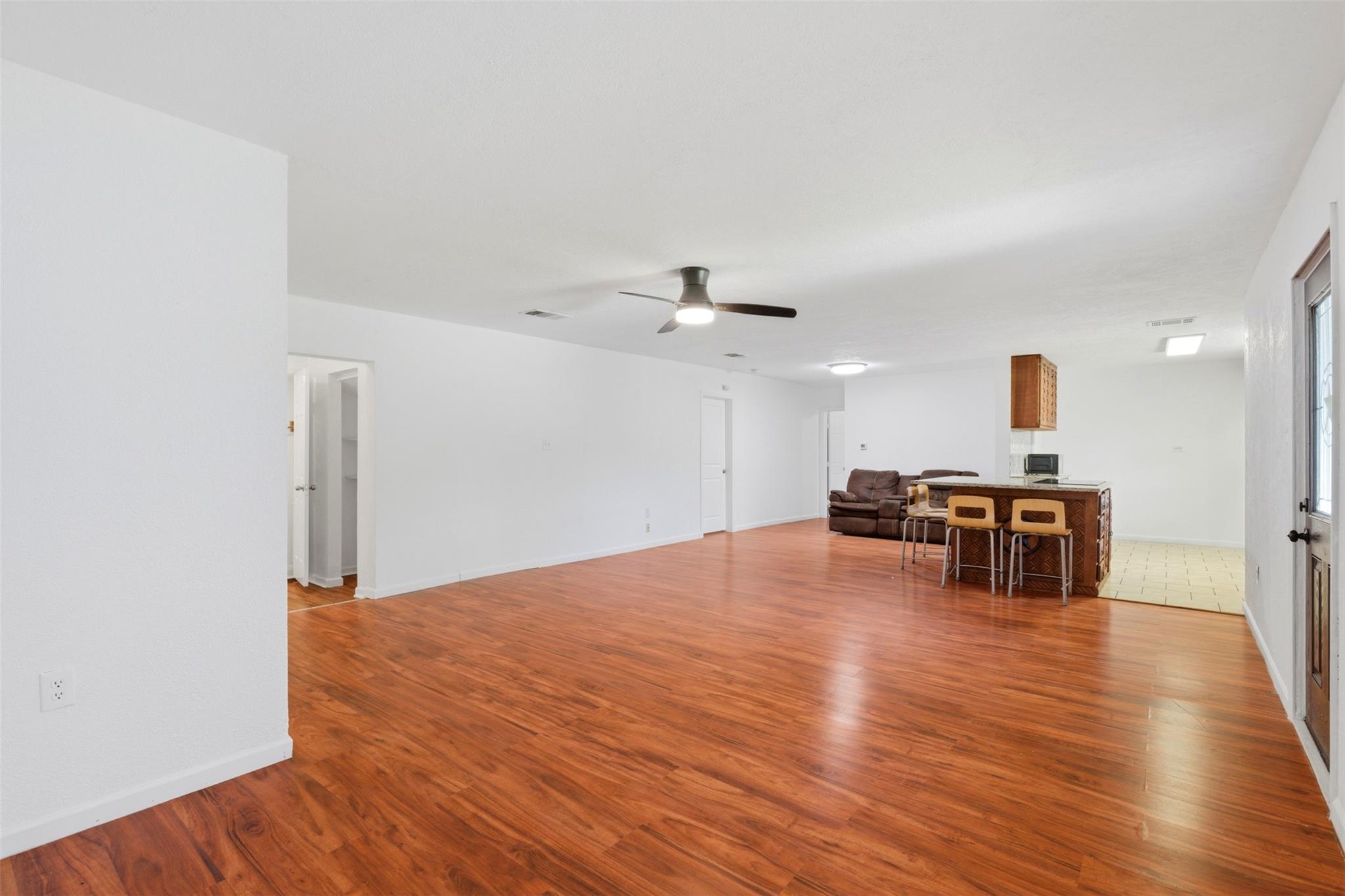 206 Oscar St Property Photo 5