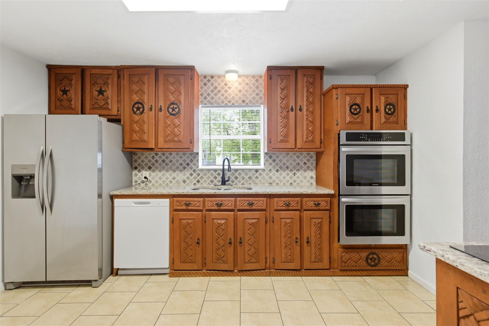 206 Oscar St Property Photo 10