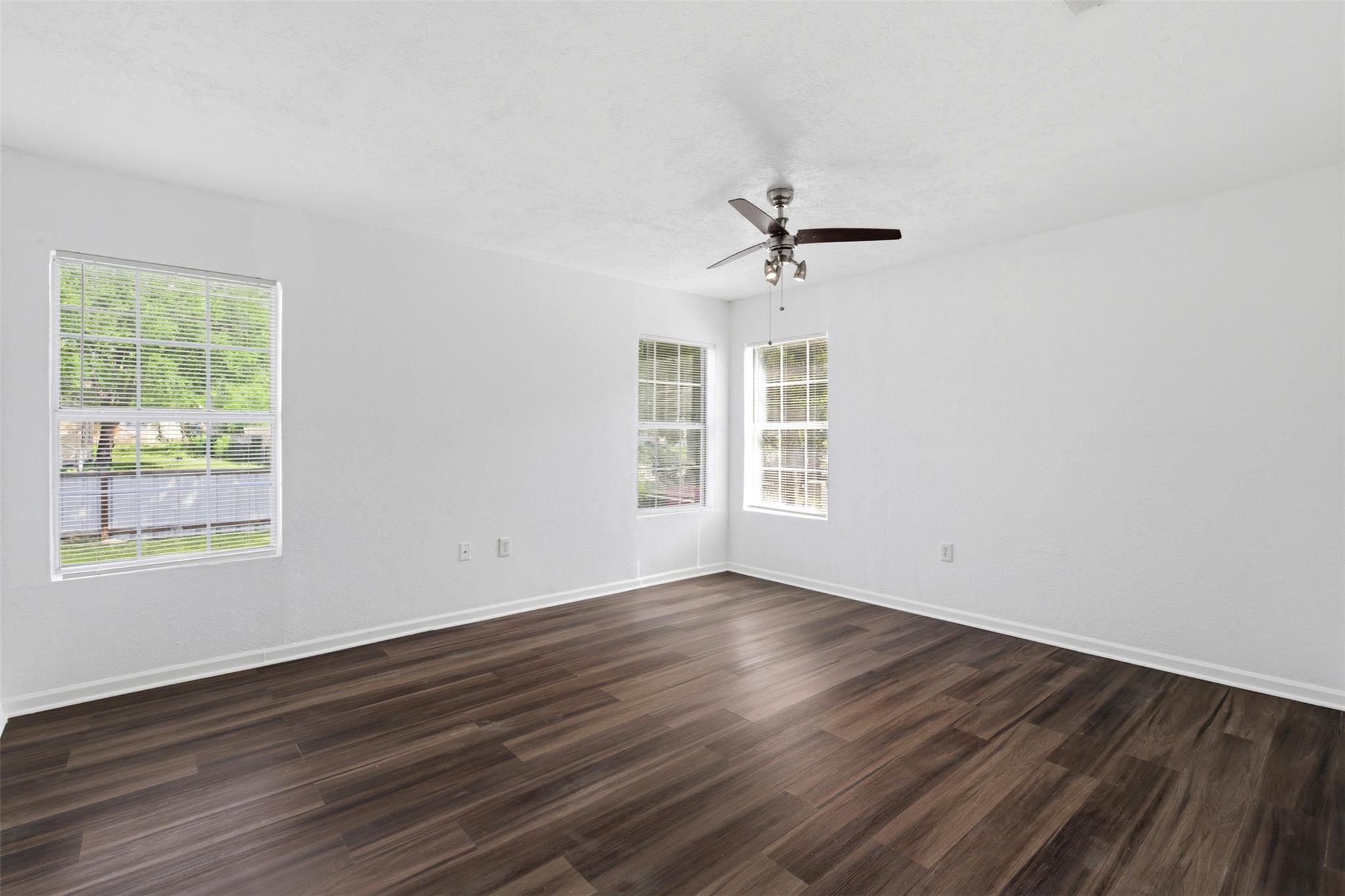 206 Oscar St Property Photo 11