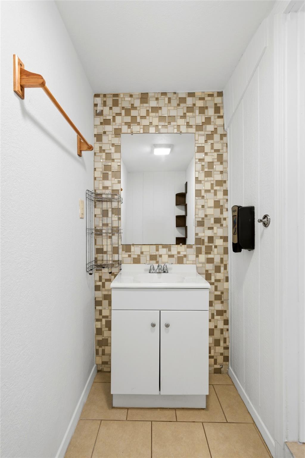 206 Oscar St Property Photo 16