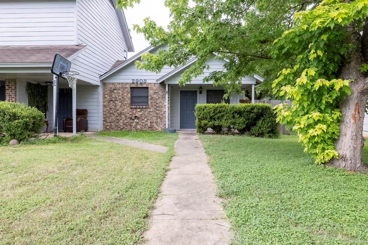 2903 W Slaughter Ln Property Photo 2