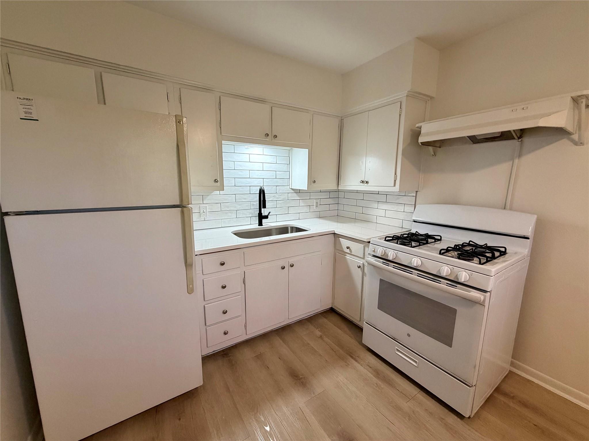 3106 Duval St #305 Property Photo 7